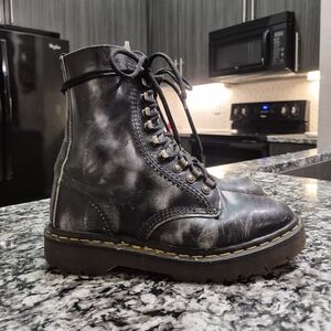 SOLD Dr. Martens | Vintage 10-Eye Black/White Ruboff | Size 9